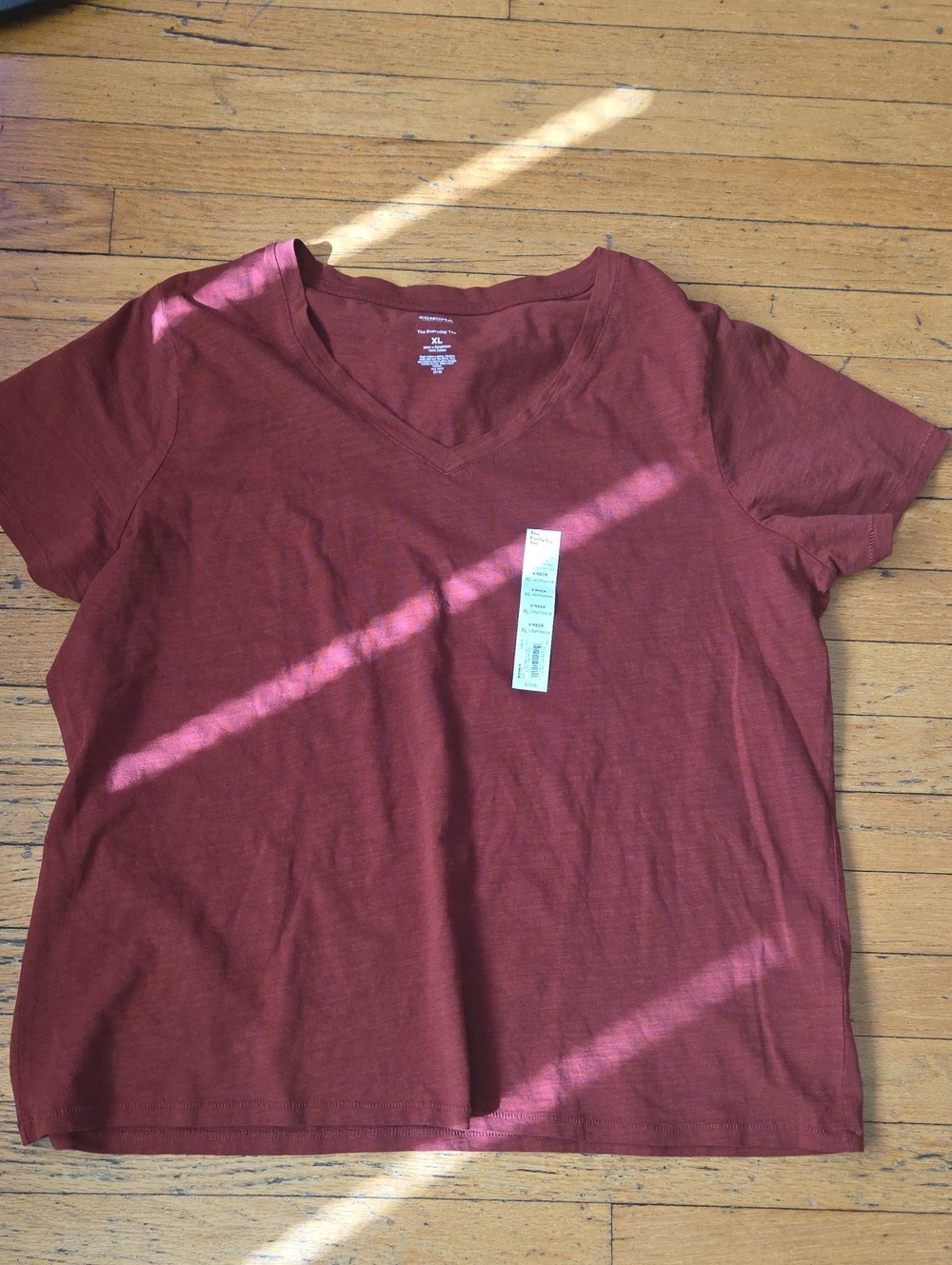 🦋Sonoma Women's V-Neck Short Sleeve Top in Burgundy